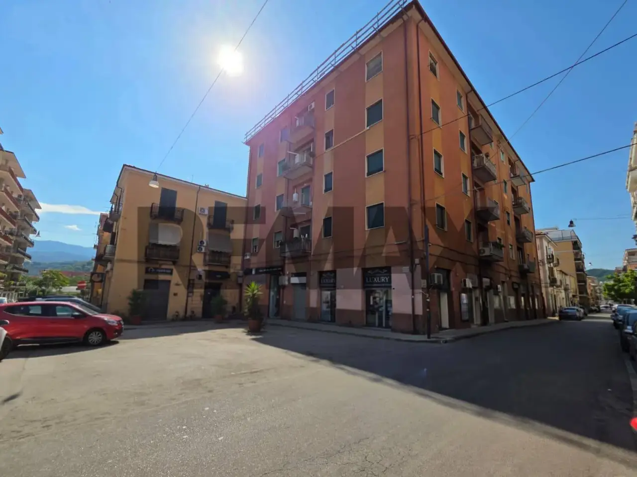 Negozio in Piazza Ogaden 8, Cosenza, {3} - Foto 1