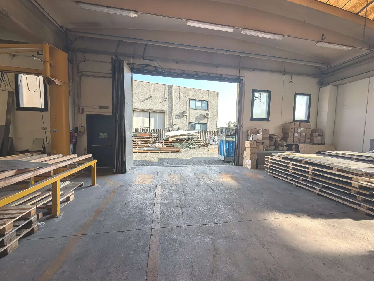 Capannone in Via delle Industrie, Cambiago, {3} - Foto 2