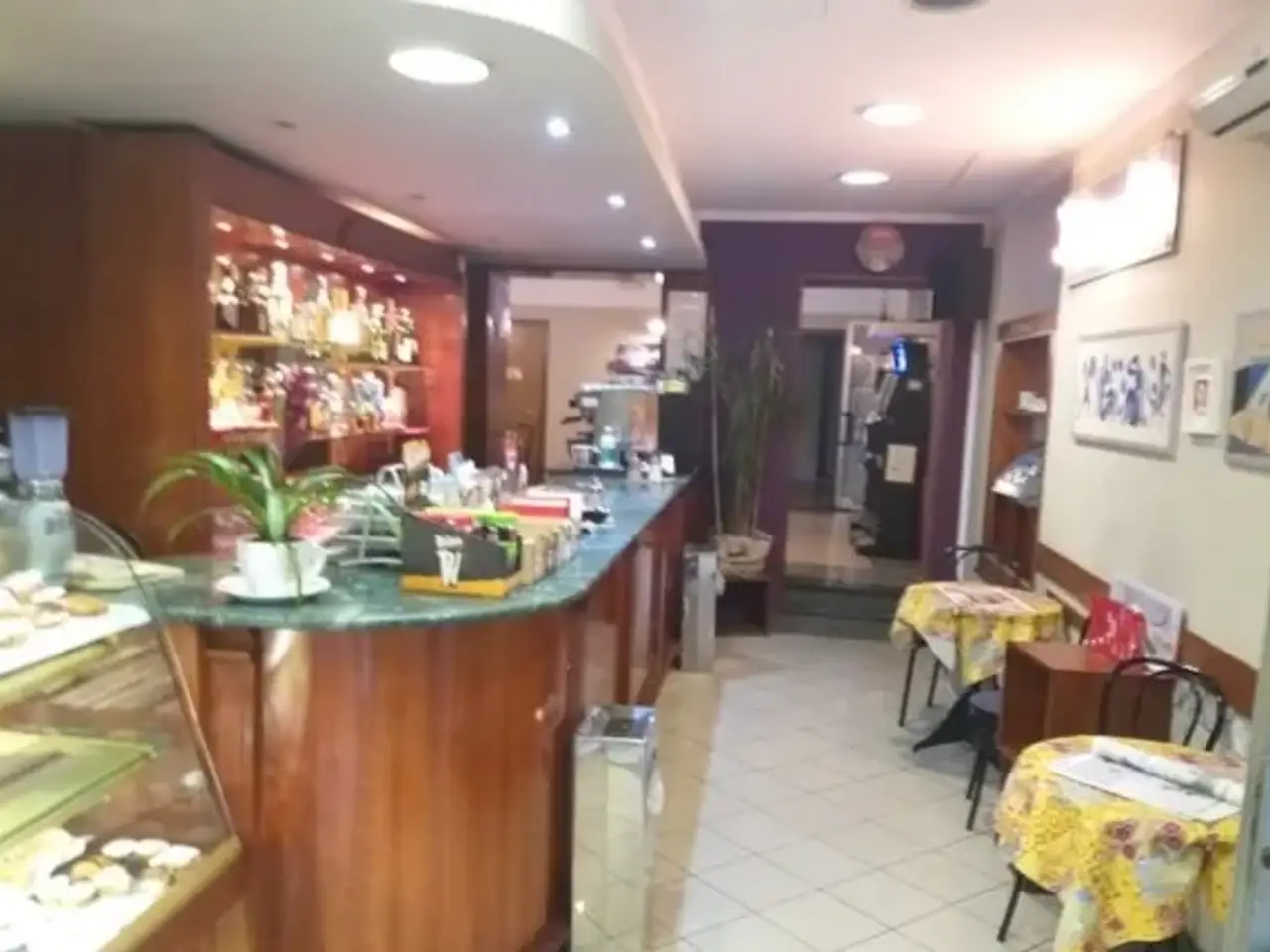 Bar in , Viareggio, {3} - Foto 2
