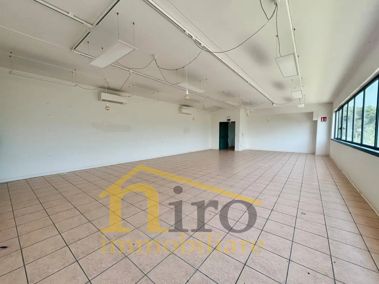 Ufficio in Via delle Gualchiere, Citta' Sant'Angelo, {3} - Foto 2