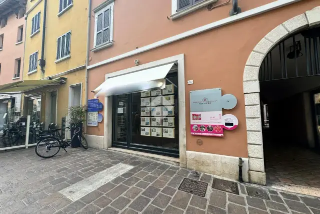 Negozio in Via Santa Maria 14, Desenzano del Garda - Foto 1