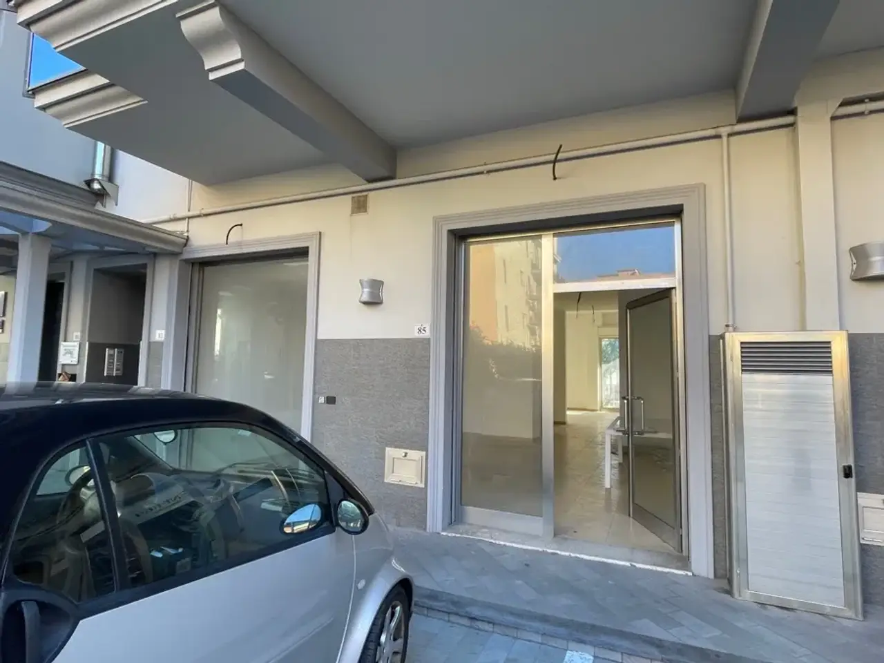 Palazzina commerciale in Via Maio Mariano 83, Milazzo, {3} - Foto 1