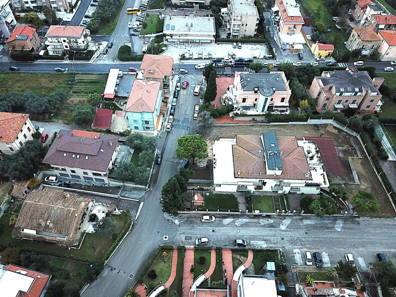 Negozio in Via Lauri 3, San Benedetto Del Tronto, {3} - Foto 2