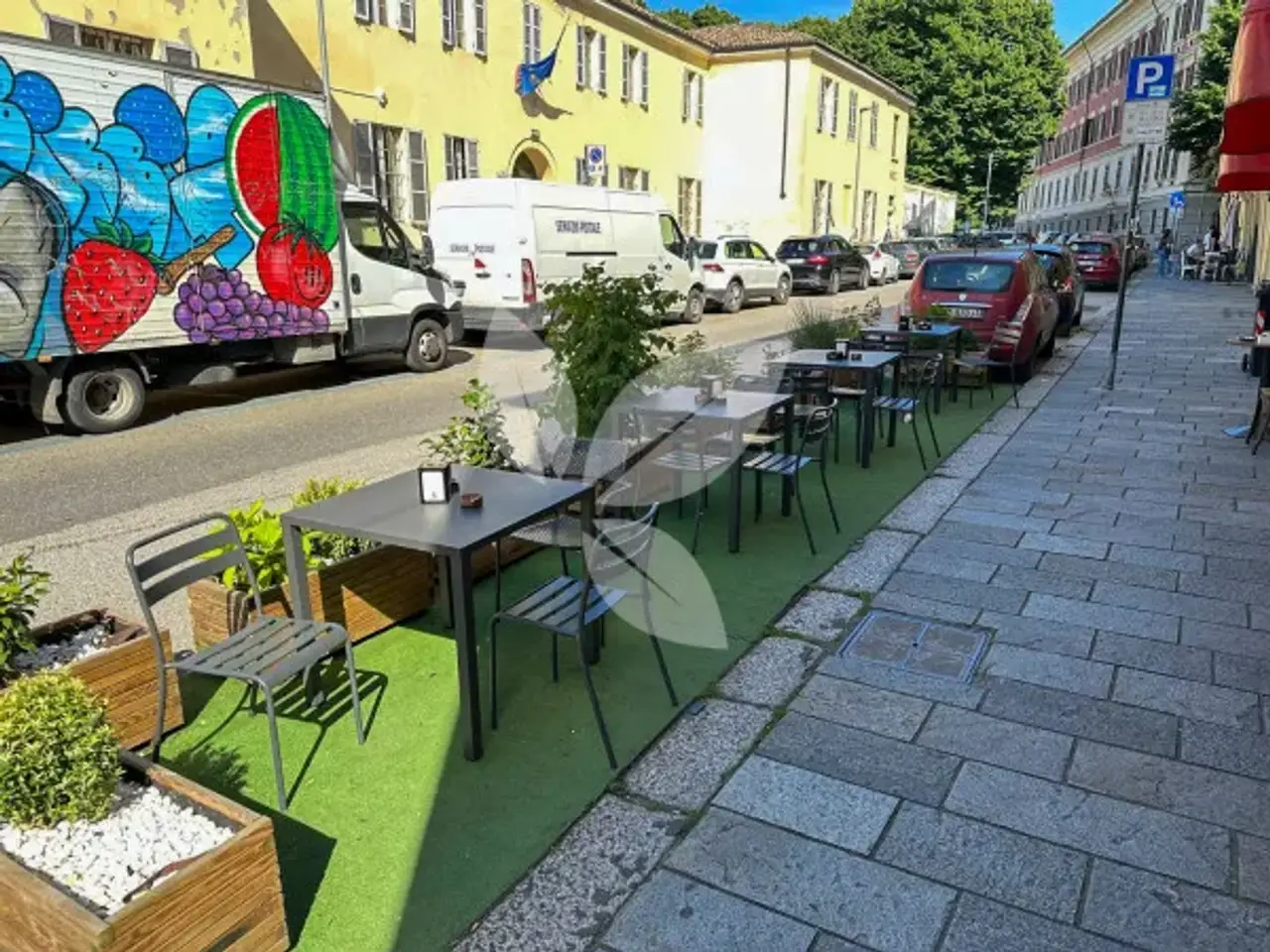 Bar in Strada Nino Bixio 96, Parma, {3} - Foto 2
