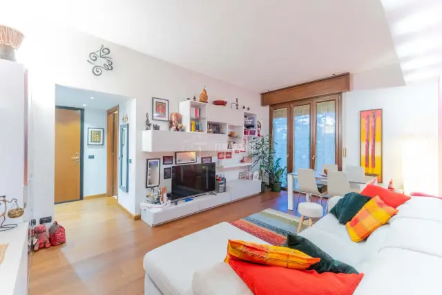 3-room flat in Via Eugenio Villoresi 4, Bollate - Photo 1