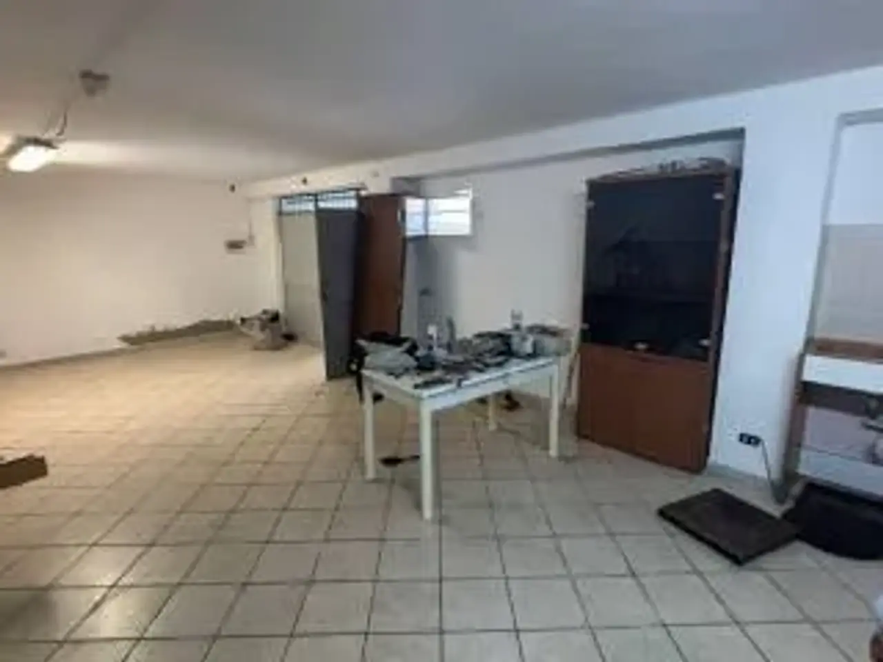 Magazzino in Viale Regina Margherita 17, Reggio Emilia, {3} - Foto 1