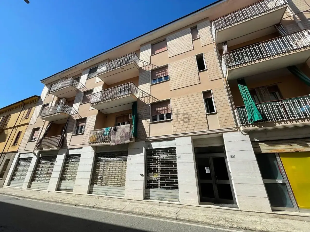 Locale commerciale in , Canelli, {3} - Foto 1