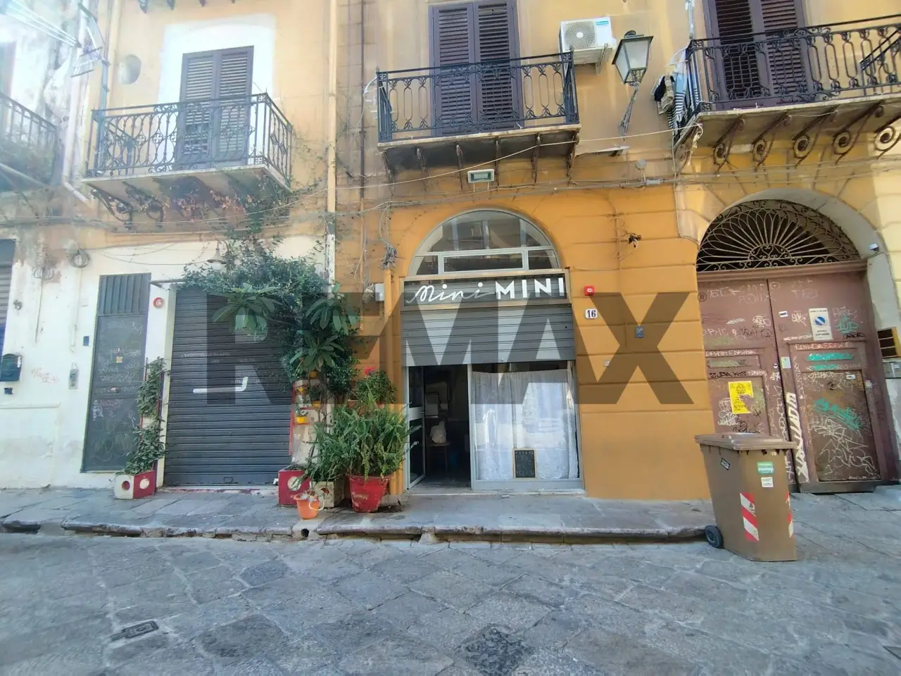 Esercizio commerciale in Piazza Aragona 16, Palermo, {3} - Foto 2