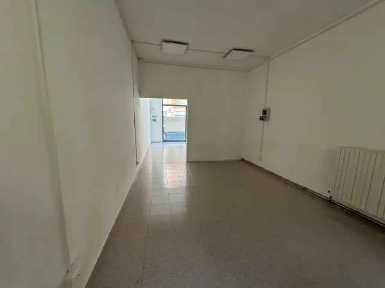 Negozio in Via Giuseppe Mazzini, Concordia Sulla Secchia, {3} - Foto 1