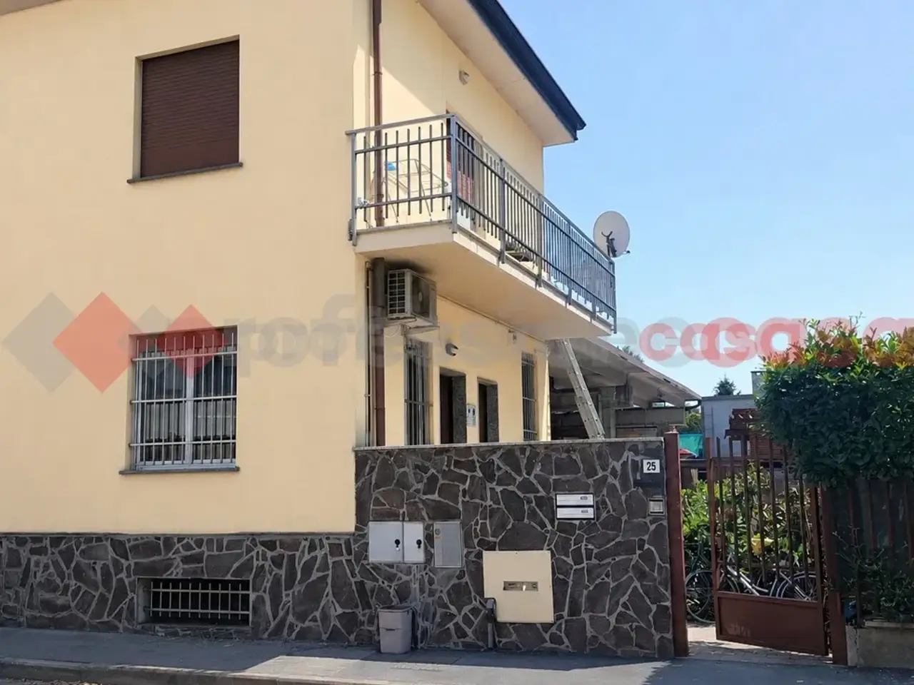 Palazzina commerciale in Via Emilia Snc, Legnano, {3} - Foto 1