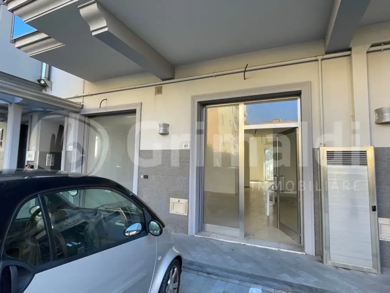 Negozio in Via Maio Mariano 83, Milazzo, {3} - Foto 1