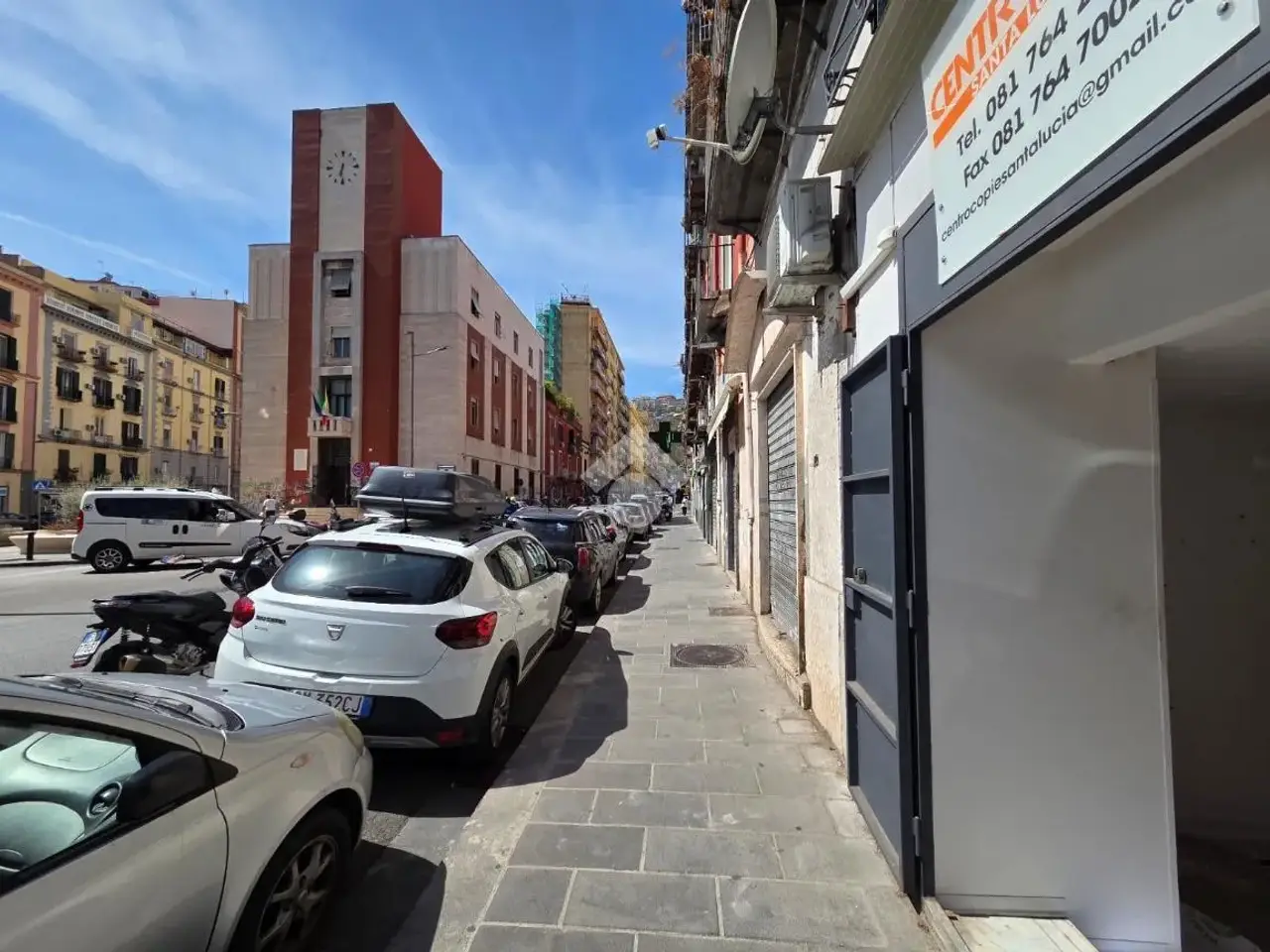 Negozio in Via Riviera di Chiaia 30, Napoli, {3} - Foto 1