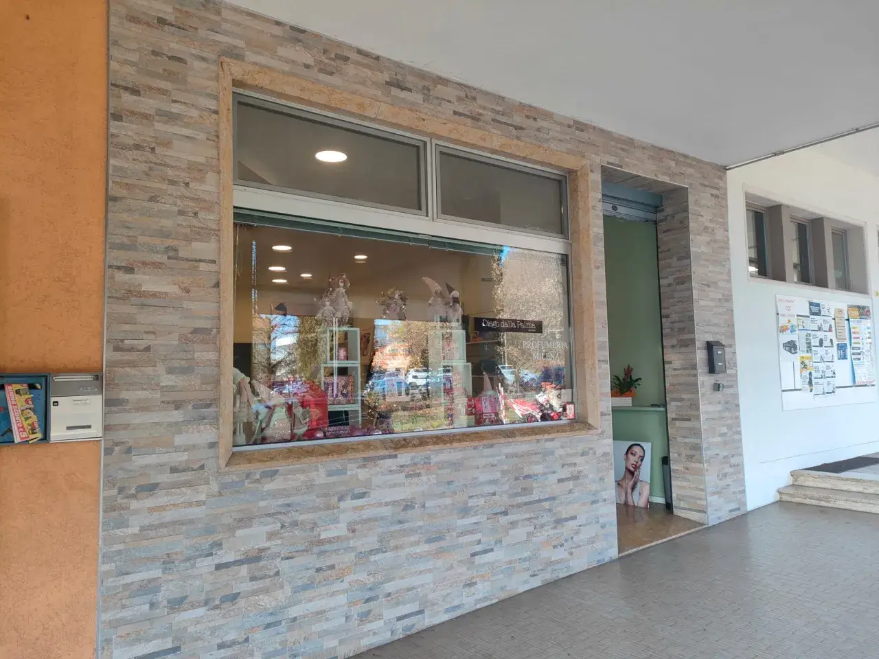 Negozio in Piazza Mazzini, Trissino, {3} - Foto 2