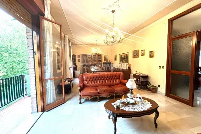 3-room flat in Via Ippolito Nievo, Modena - Photo 1