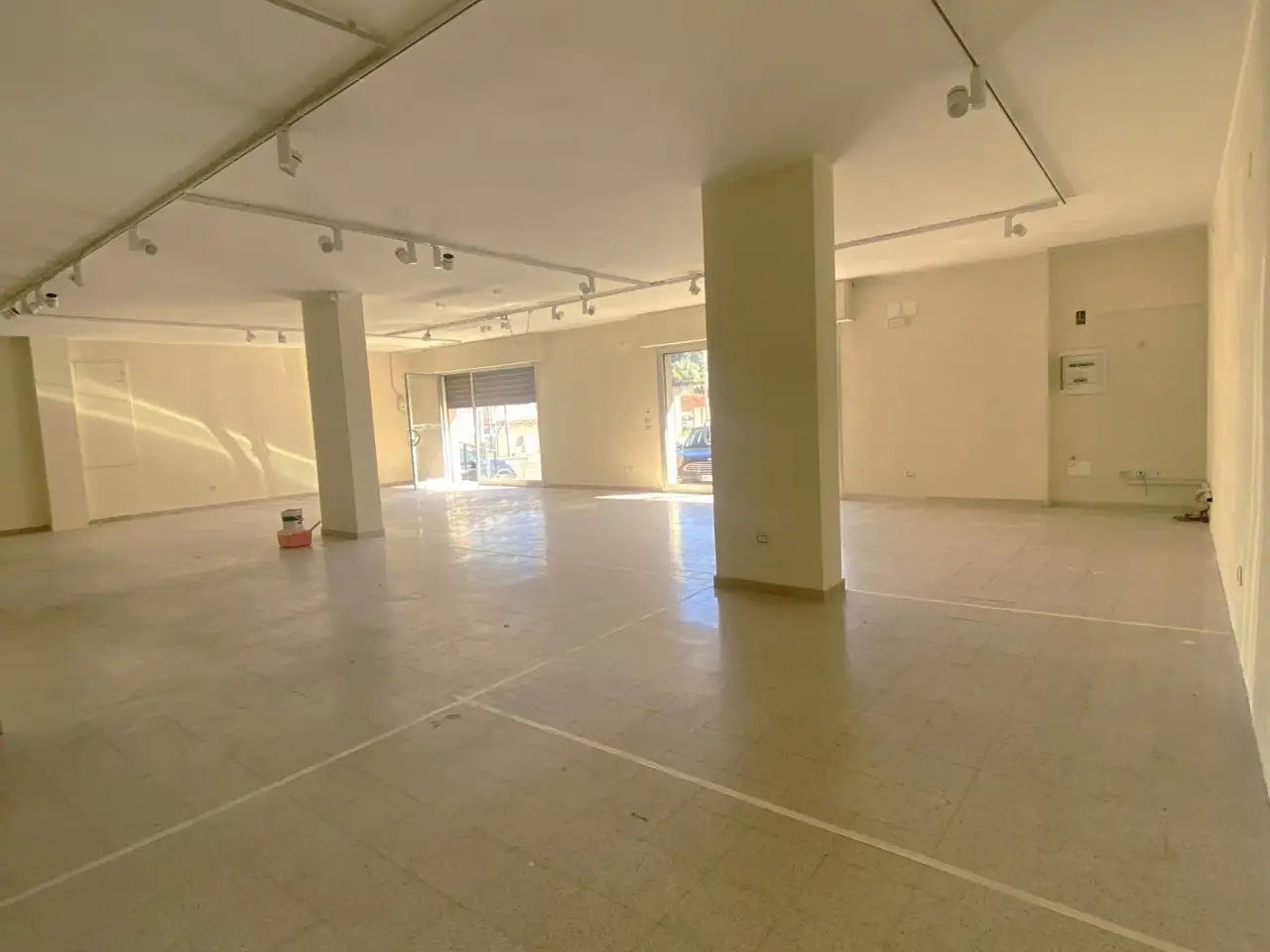Negozio in Via Sbarre Superiori 58, Reggio Calabria, {3} - Foto 1