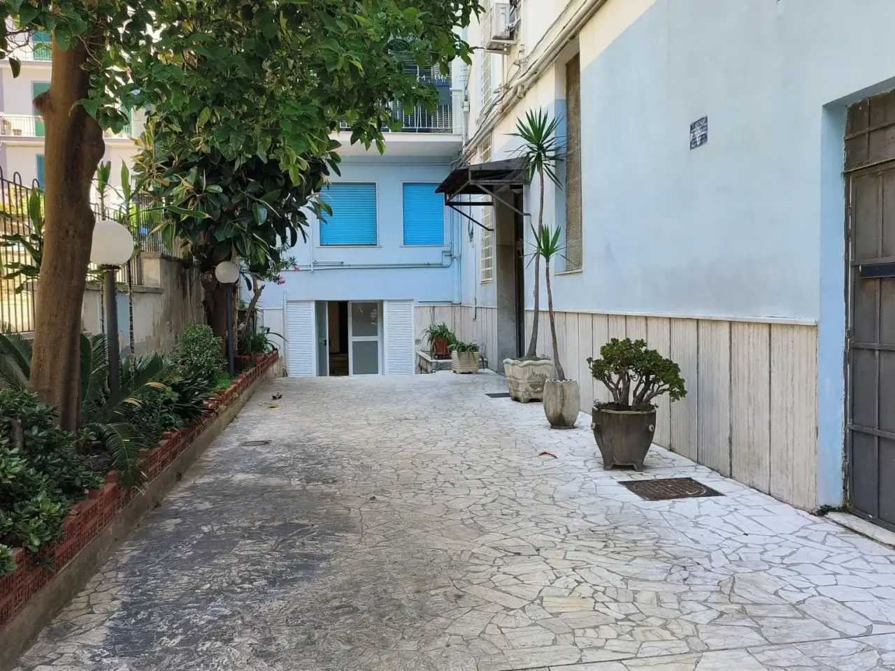 Negozio in Via Caio Mario 20, Napoli, {3} - Foto 2