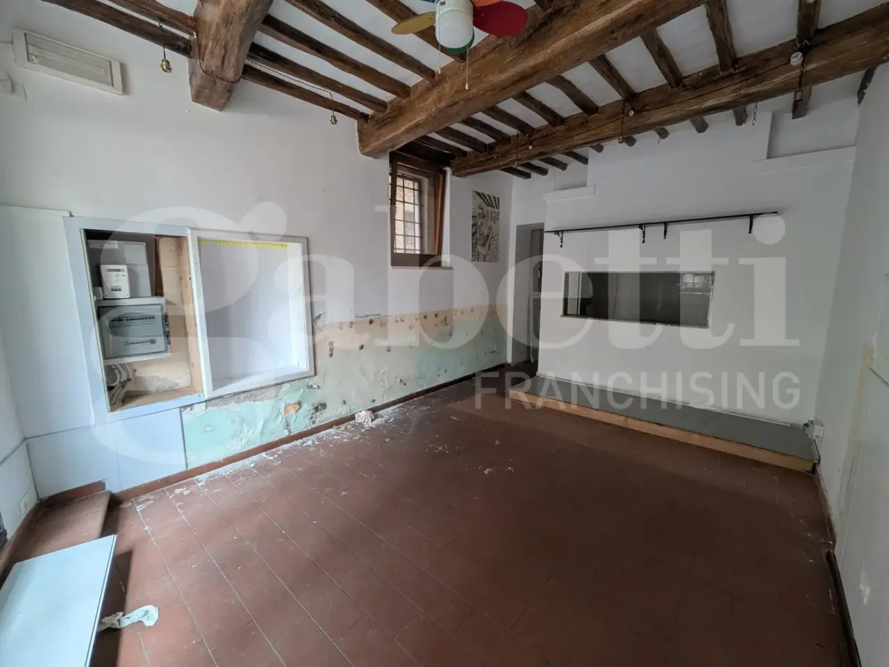 Negozio in Via Alcide De Gasperi 14, Assisi, {3} - Foto 2