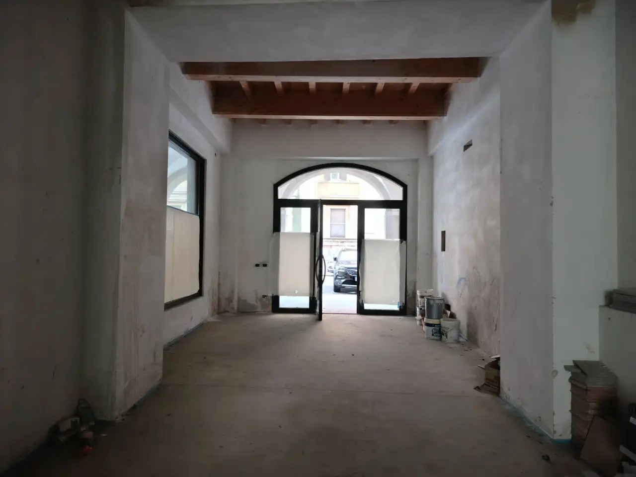 Negozio in , Mirandola, {3} - Foto 1