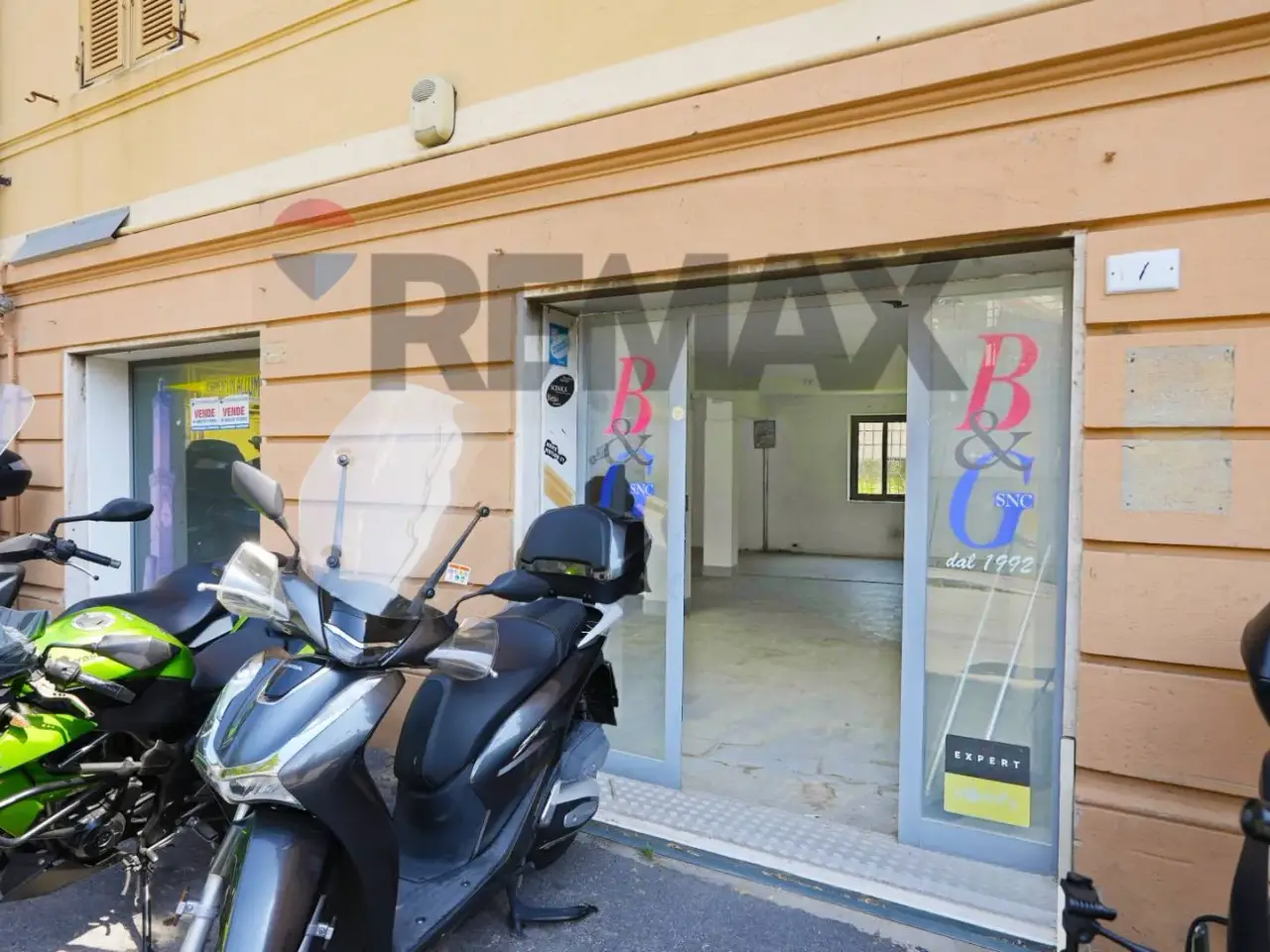 Negozio in Via Lodi 5-7-9, Genova, {3} - Foto 1