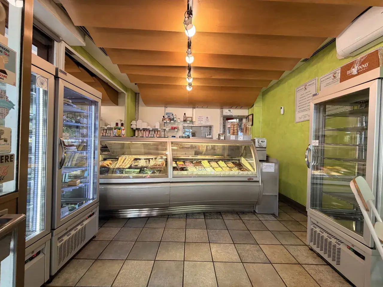 Gastronomia in Piazzale Caduti  del Lavoro 3a, Parma, {3} - Foto 2