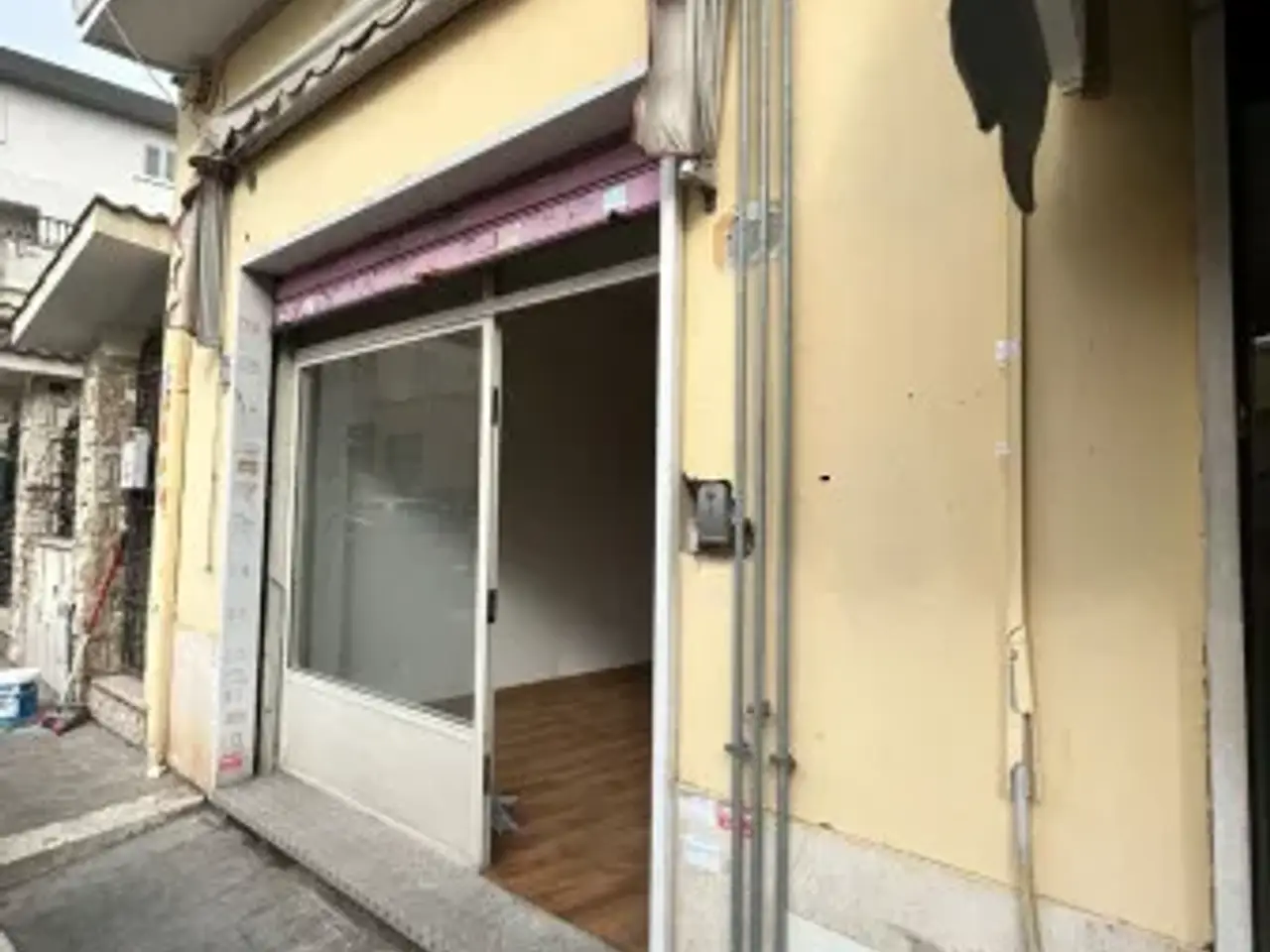 Negozio in Via dell'Olmata 76, Nettuno, {3} - Foto 1
