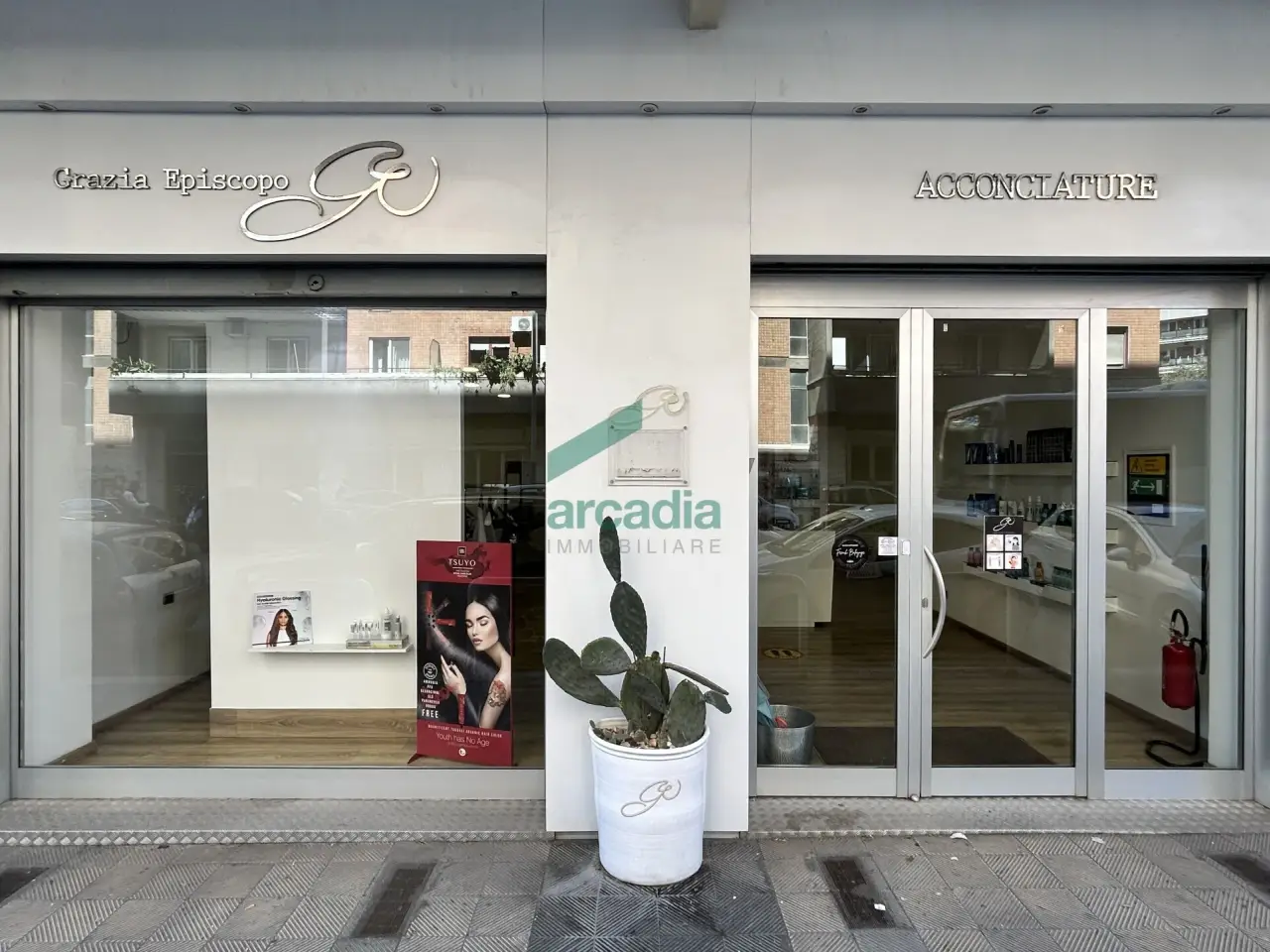 Palazzina commerciale in Via Luigi Ricchioni 17, Bari, {3} - Foto 1