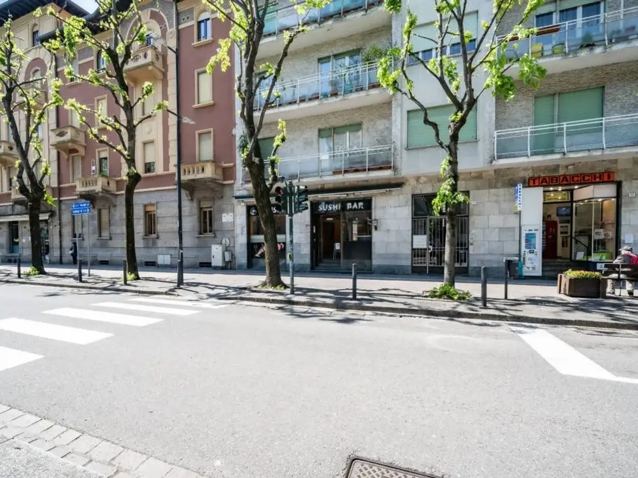 Negozio in Viale Filippo Turati, 23900 Lecco
, Lecco, {3} - Foto 2