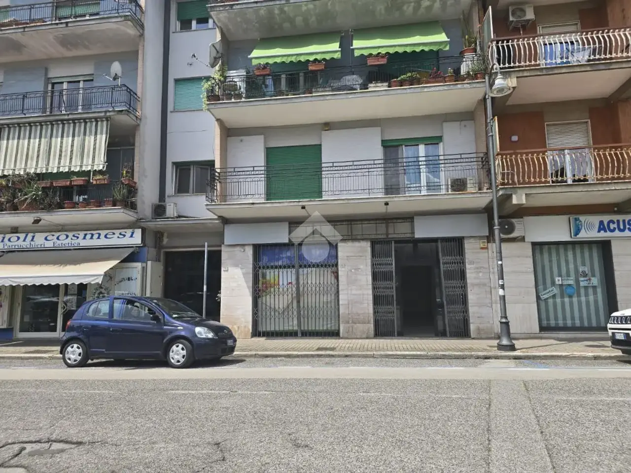 Negozio in Piazza San Giovanni 19, Cassino, {3} - Foto 2