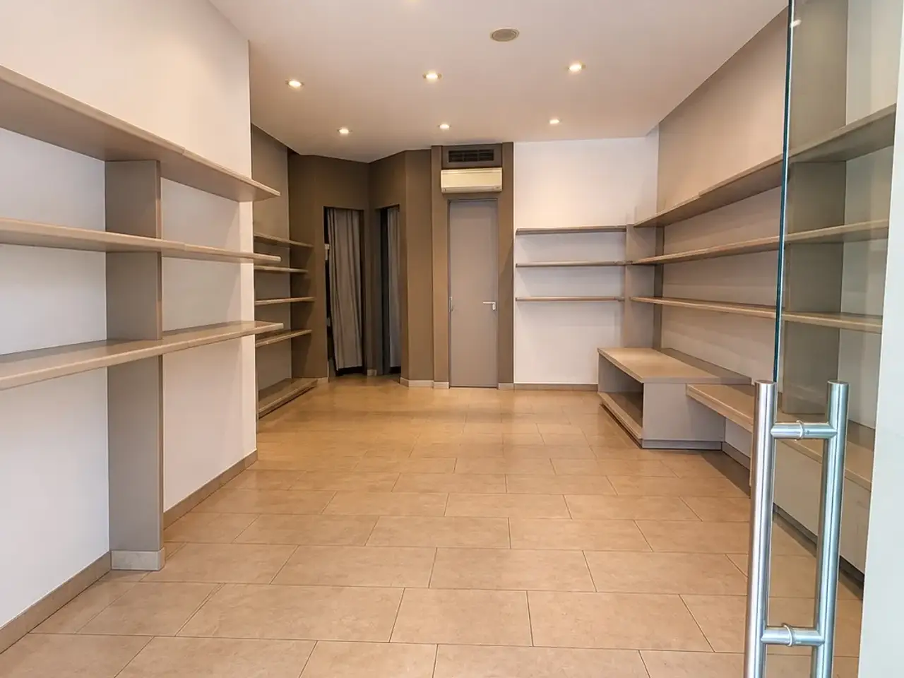 Negozio in Via Arno 11, Bologna, {3} - Foto 2