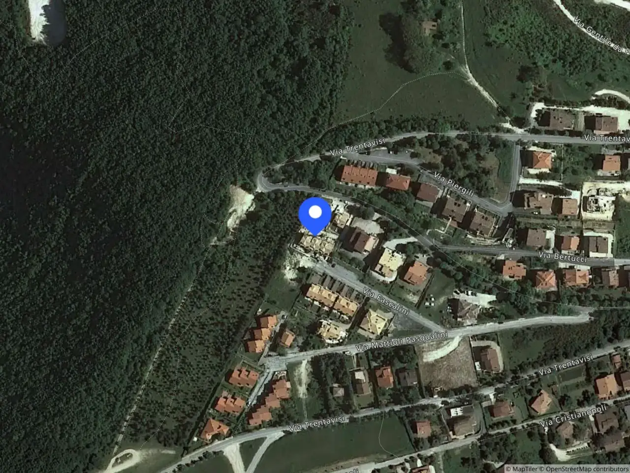 Fabbricato misto in Via Trentavisi, N. Snc, Cingoli, {3} - Foto 1