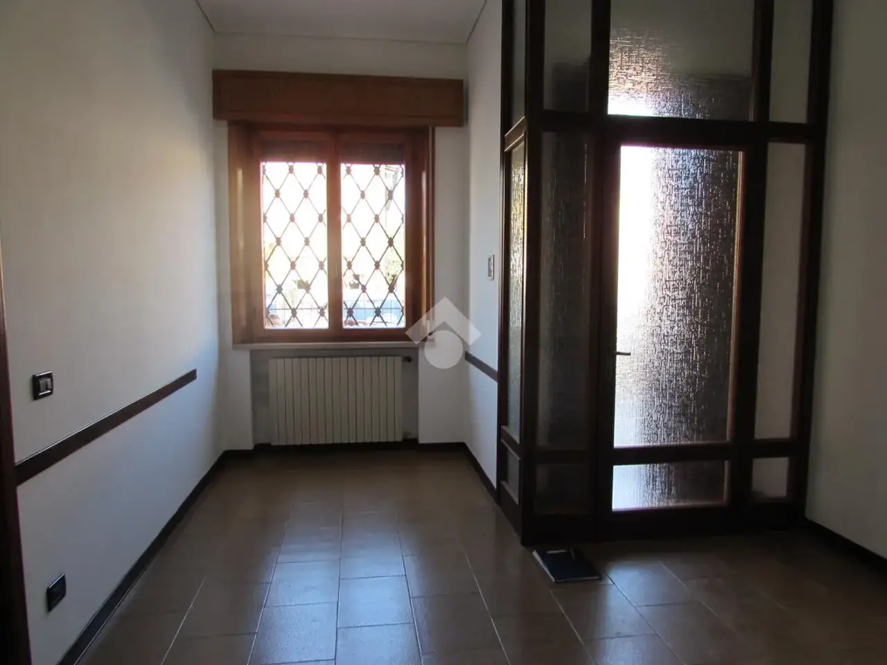 Negozio in Via Unione Europea 22, Marmirolo, {3} - Foto 2