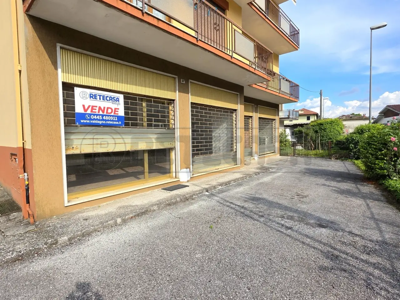 Palazzina commerciale in , Valdagno, {3} - Foto 2