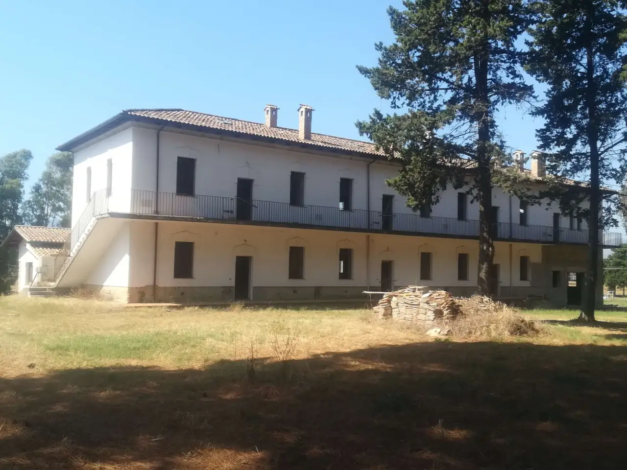 Locale commerciale in , Latina, {3} - Foto 1