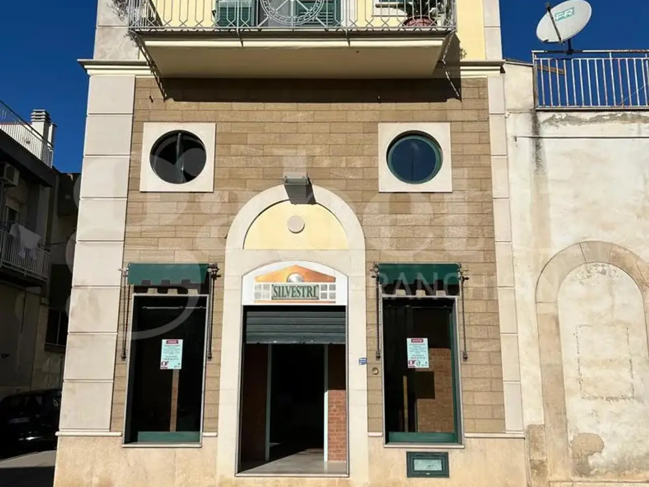 Negozio in Corso Giuseppe Garibaldi 128, Canosa Di Puglia, {3} - Foto 2