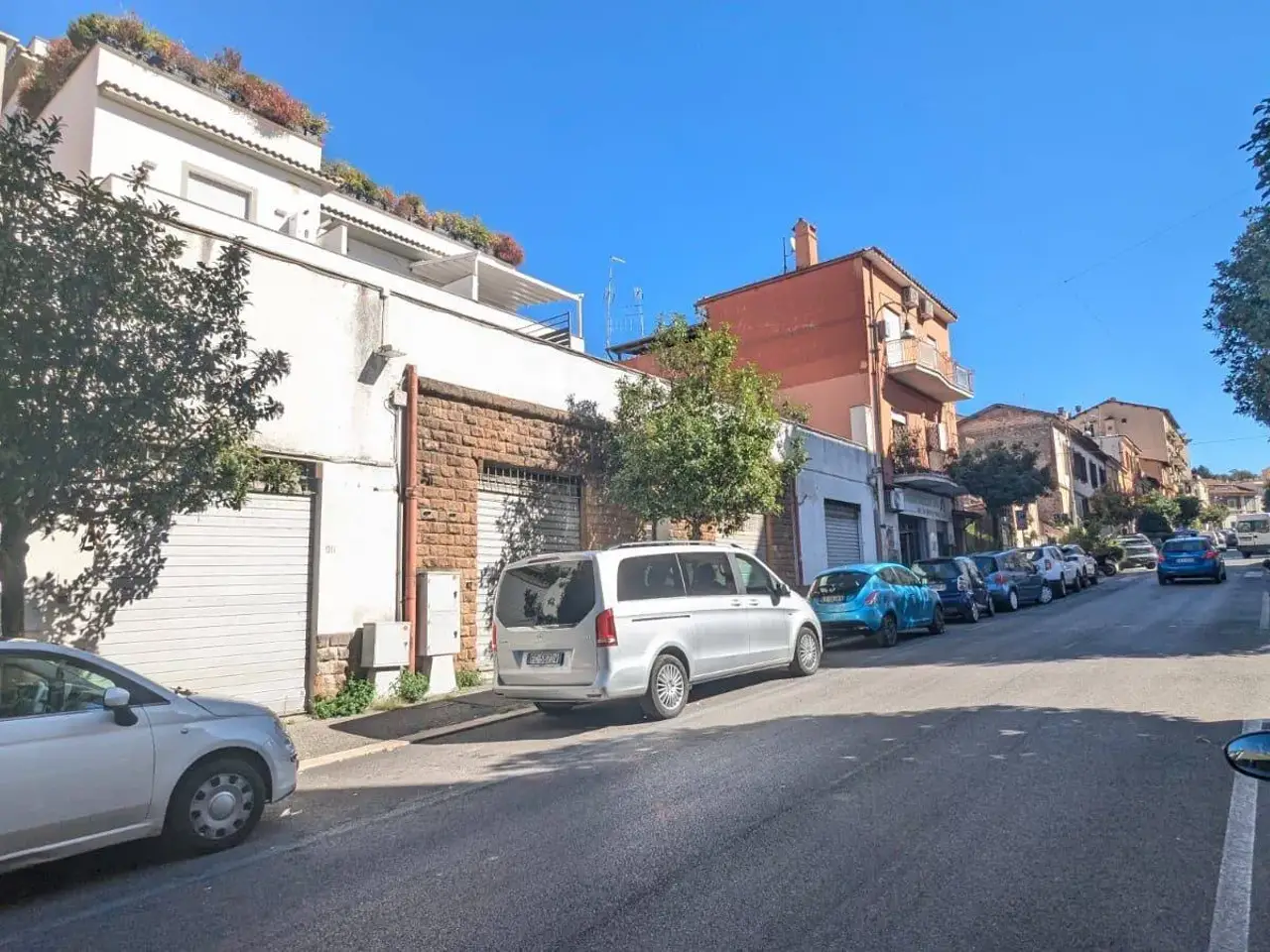 Locale commerciale in Via Fratelli Attilio Ed Emilio Colabona 88, Genzano di Roma, Genzano Di Roma, {3} - Foto 1