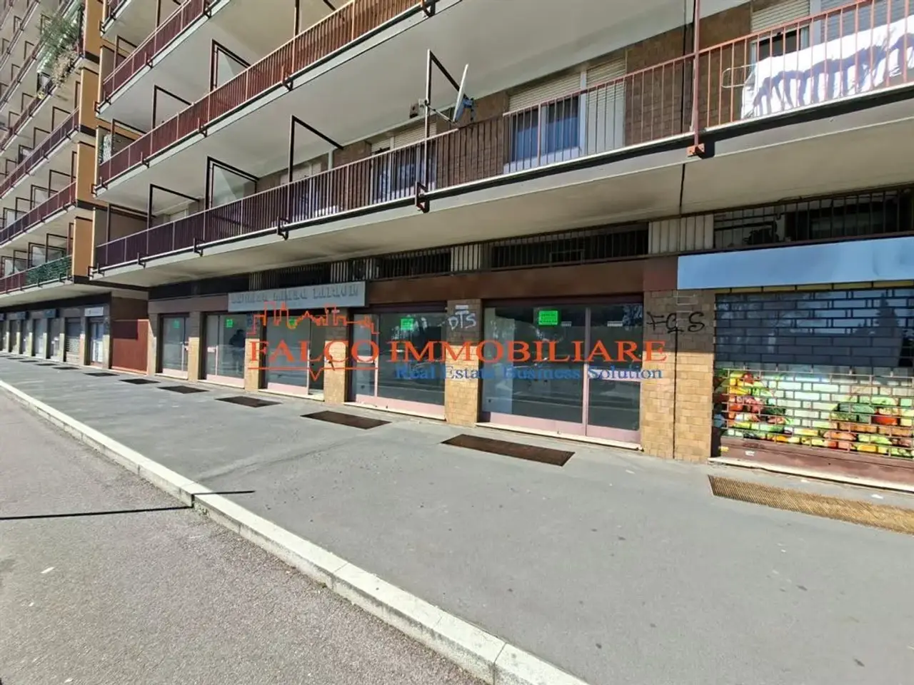 Negozio in Viale Gramsci 463, Sesto San Giovanni, {3} - Foto 1