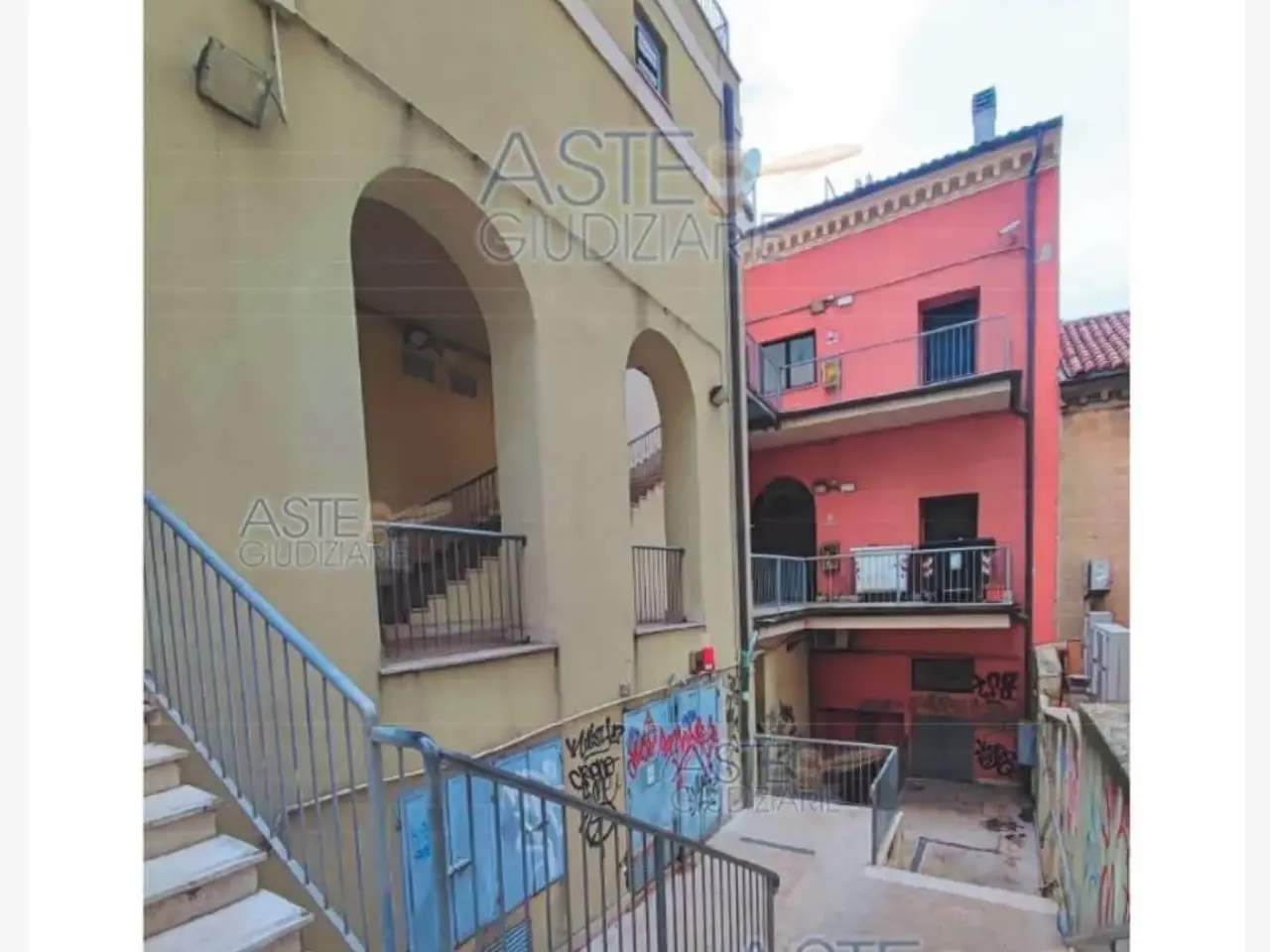 Capannone in Via Montebello / Via S. Martino, 60122 Ancona An, Italia 60122, Ancona, {3} - Foto 1
