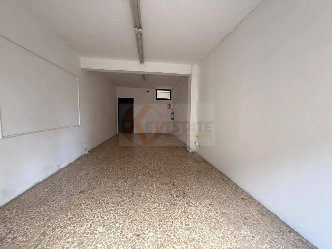 Negozio in Via Grazia Deledda 171, Sassari, {3} - Foto 1