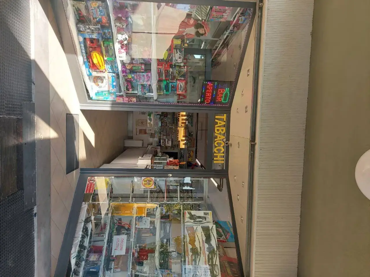 Locale commerciale in Lungomare Italia, Comacchio, {3} - Foto 1