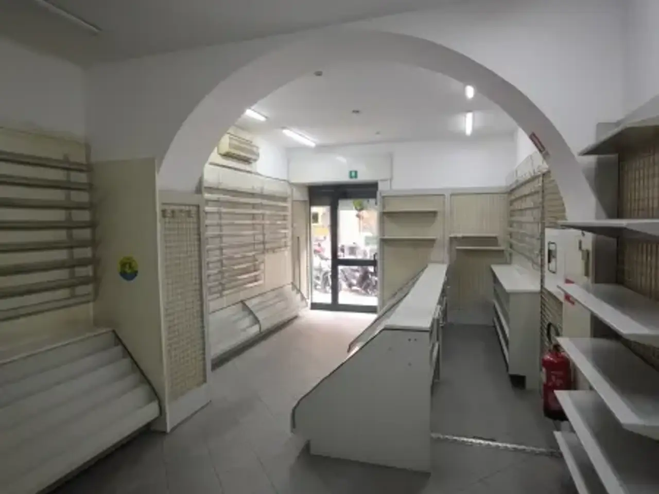 Negozio in Via Jori, Genova, {3} - Foto 1