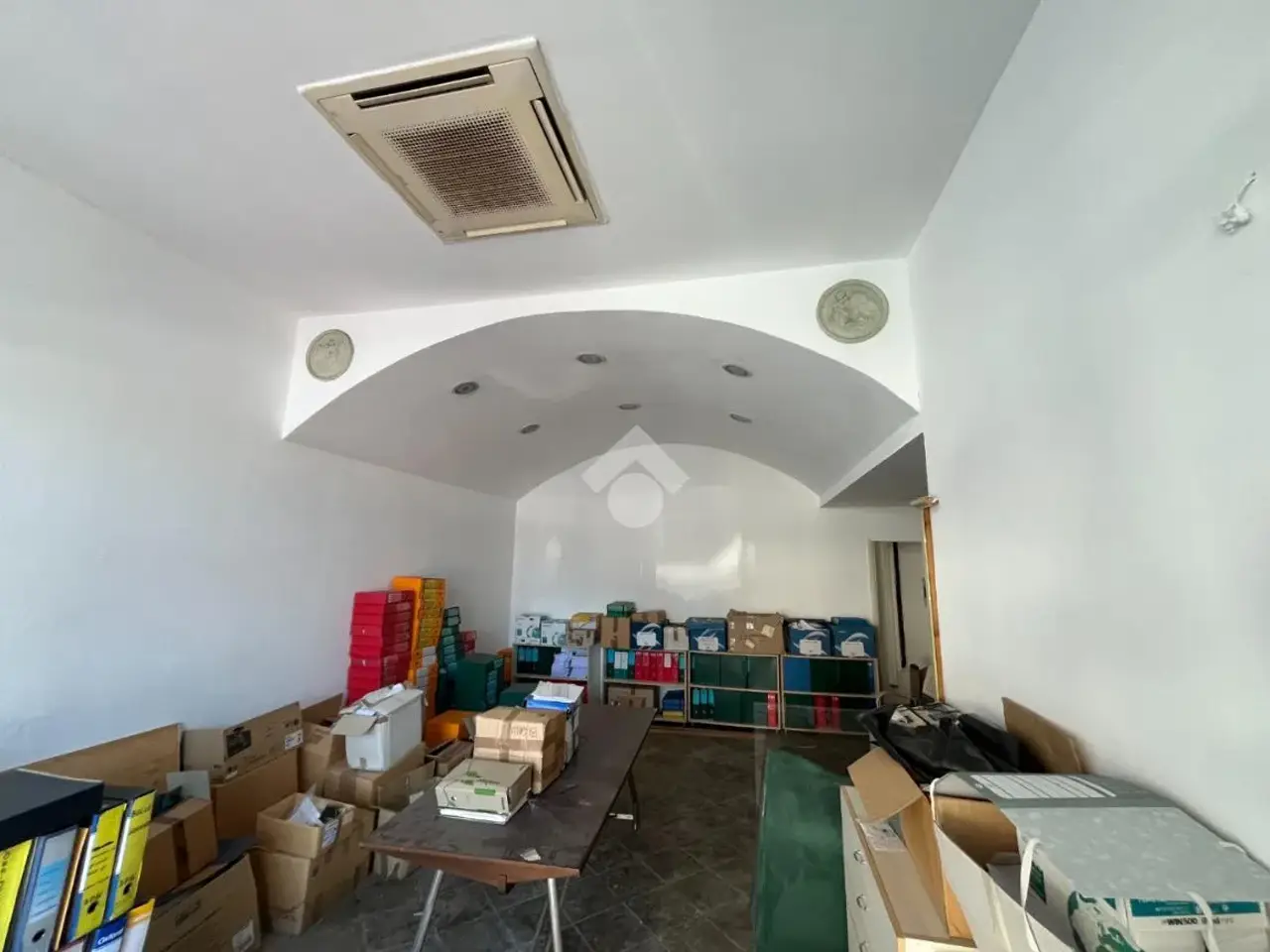 Negozio in Via Giuseppe Picedi Benettini, Sarzana, {3} - Foto 1