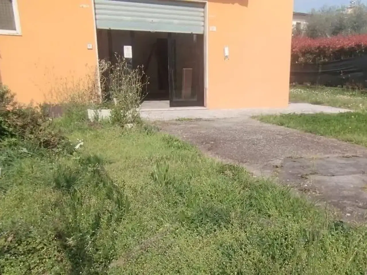Locale commerciale in , Massa, {3} - Foto 1