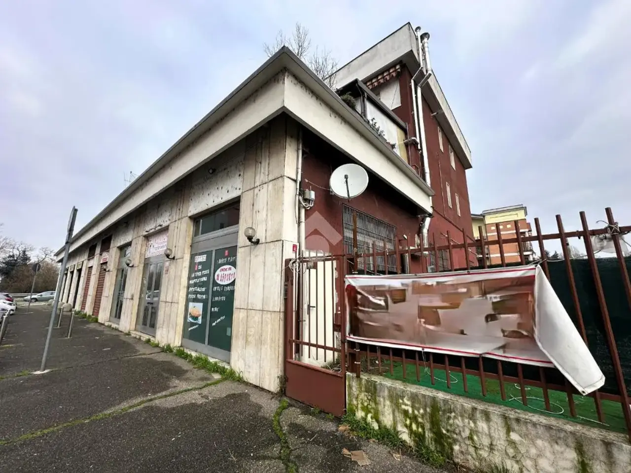 Negozio in Via Felice Cavallotti 1, Rozzano, {3} - Foto 2