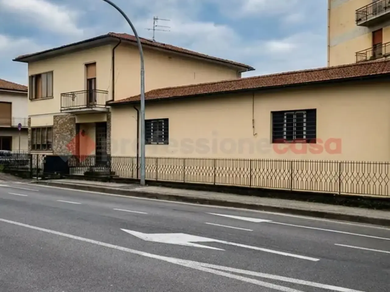 Capannone in Via Confini, Campi Bisenzio, {3} - Foto 1