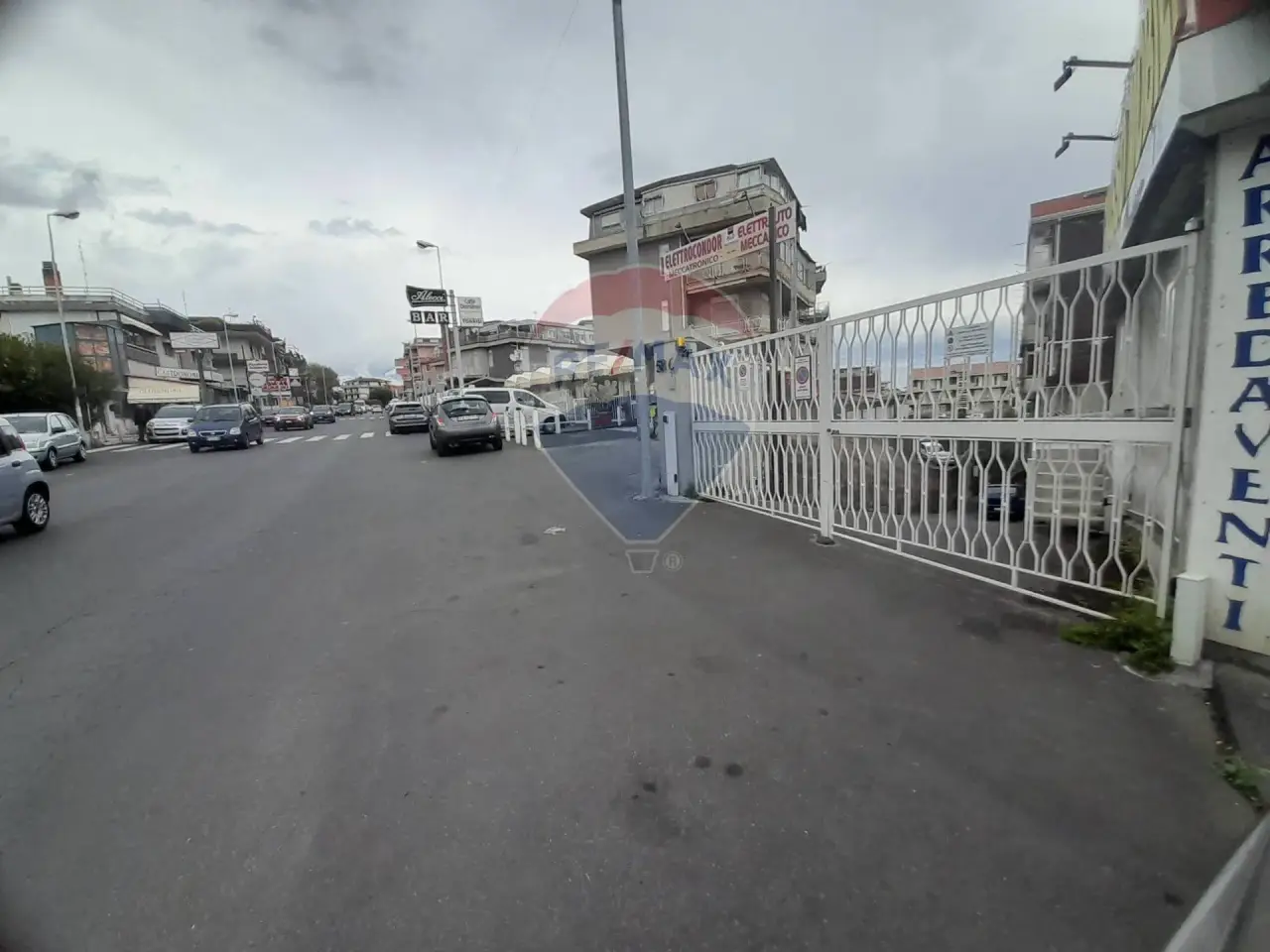 Negozio in Via Gramsci 58, Gravina Di Catania, {3} - Foto 1