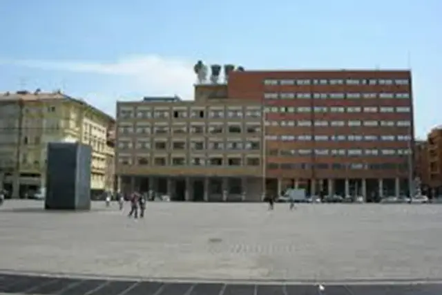 Car parking slot in Piazza dell'Otto Agosto, Bologna - Photo 1