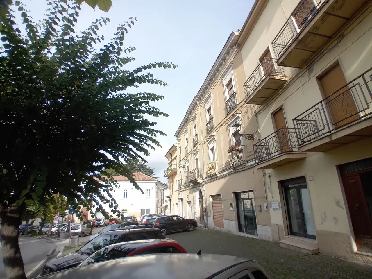 Palazzina commerciale in Piazza San Rocco 22, Torre De' Passeri, {3} - Foto 2