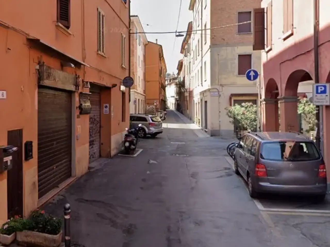 Parcheggio chiuso in Via De' Coltelli, Bologna, {3} - Foto 1