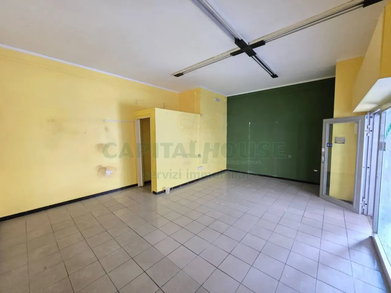 Negozio in Via S. Antonio da Padova 72, Caserta, {3} - Foto 1