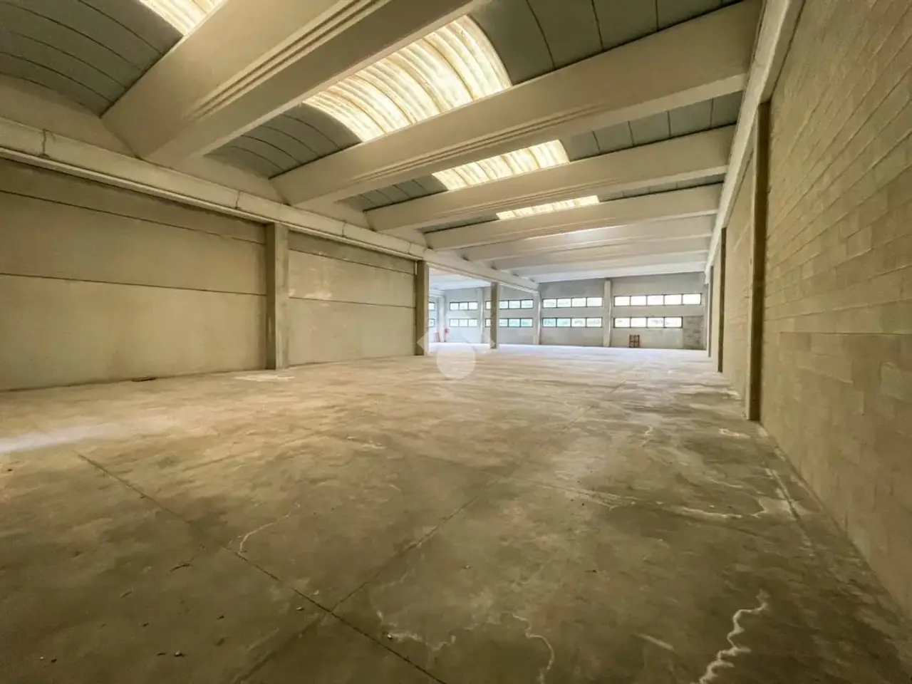 Capannone in Via della Vittoria 51, Vigano', {3} - Foto 1